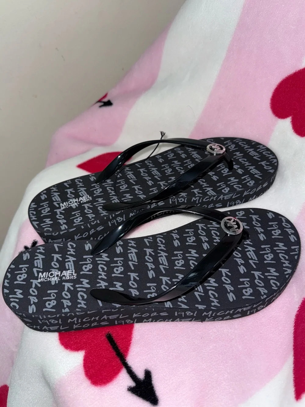 NWT Michael Kors Bedford Logo Flip Flop in Black, Size 11
